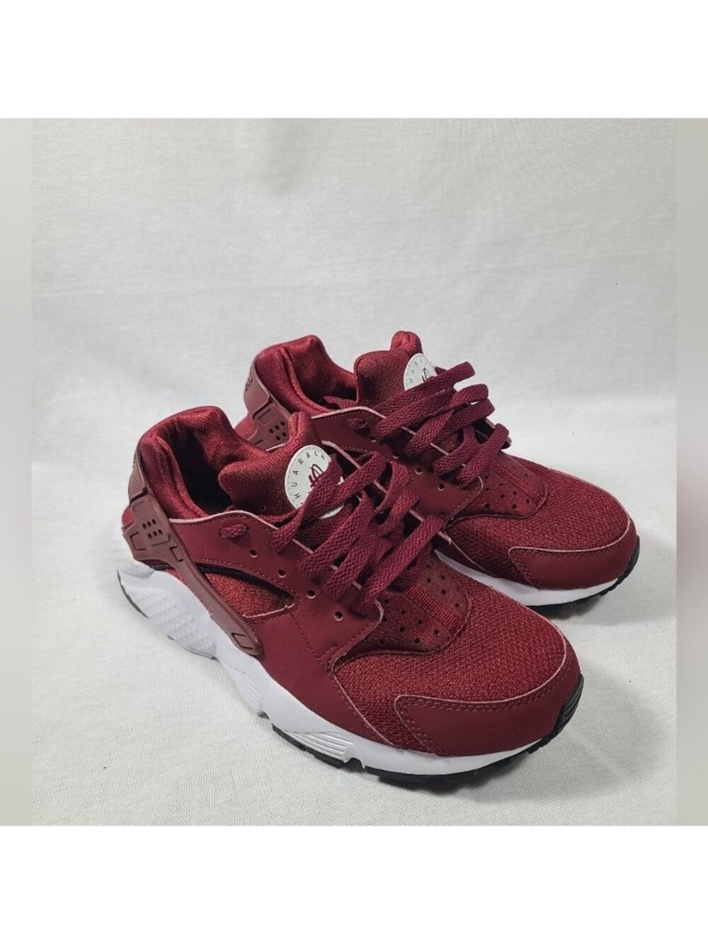 Nike air huarache shoes- Youth Size 5.5/ Womens Size 7